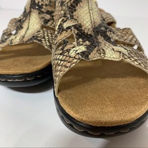 NIB Clarks Snake Print Sandals Lexi‎ Marigold 10W